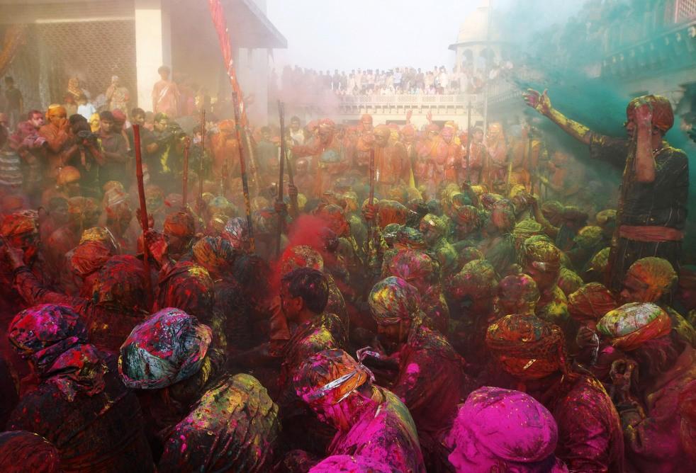 Фотография: 15 незабываемых моментов Холи - бенгальского Нового года №12 - BigPicture.ru