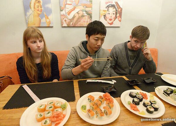 Эксперимент: настоящий японец пробовал настоящие гомельские суши