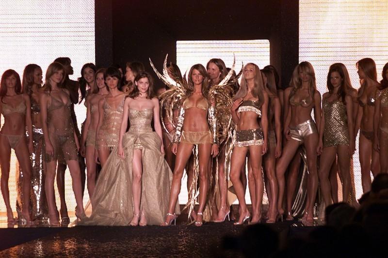 Фотография: Топ-10 самых дорогих шоу Victoria's Secret №1 - BigPicture.ru