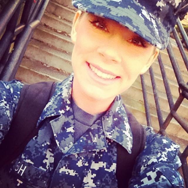 Фотография: Что публикуют в своих Instagram американские девушки-военные №3 - BigPicture.ru