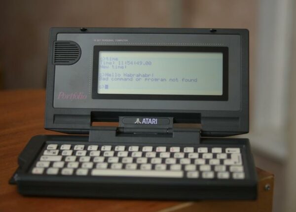 Atari Portfolio — ноутбук из «Терминатора-2»