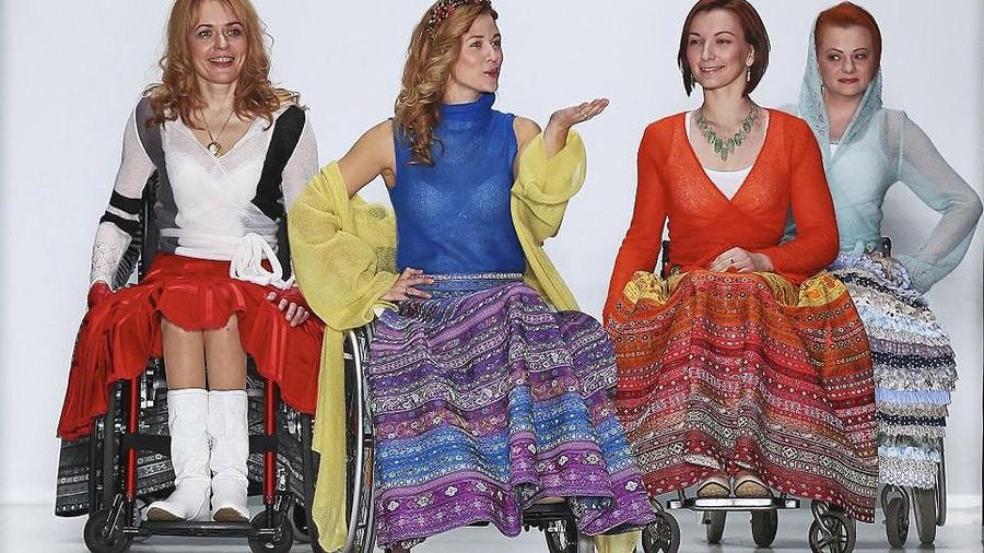 Фотография: Мода для всех: показ коллекции одежды для людей с ограниченными возможностями №8 - BigPicture.ru