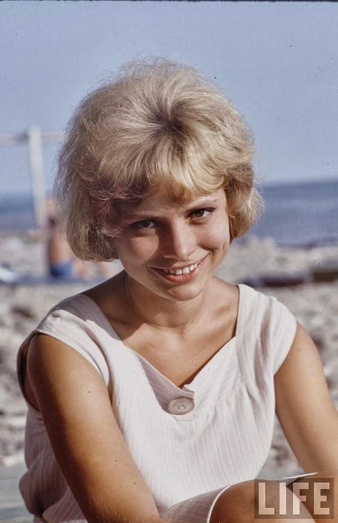 Фотография: Советская молодежь 60-х на пляже: фотографии Билла Эпприджа №22 - BigPicture.ru