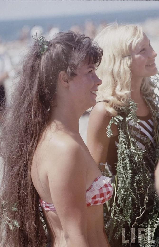 Советская молодежь 60-х на пляже: фотографии Билла Эпприджа