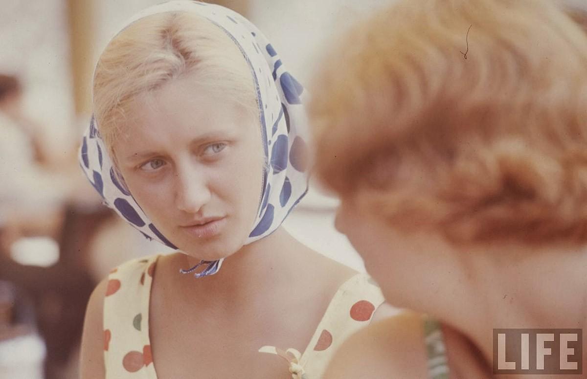 Фотография: Советская молодежь 60-х на пляже: фотографии Билла Эпприджа №4 - BigPicture.ru