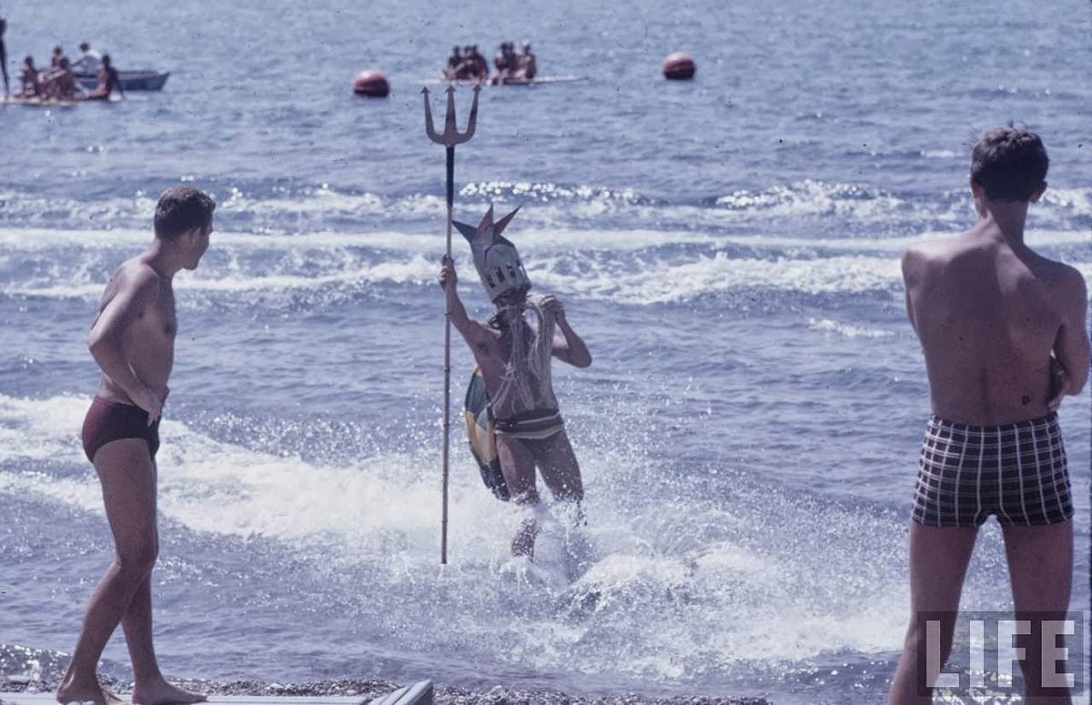 Фотография: Советская молодежь 60-х на пляже: фотографии Билла Эпприджа №7 - BigPicture.ru