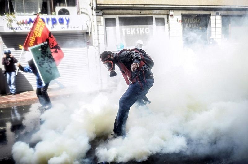 Фотография: Первомайские столкновения в Стамбуле №1 - BigPicture.ru