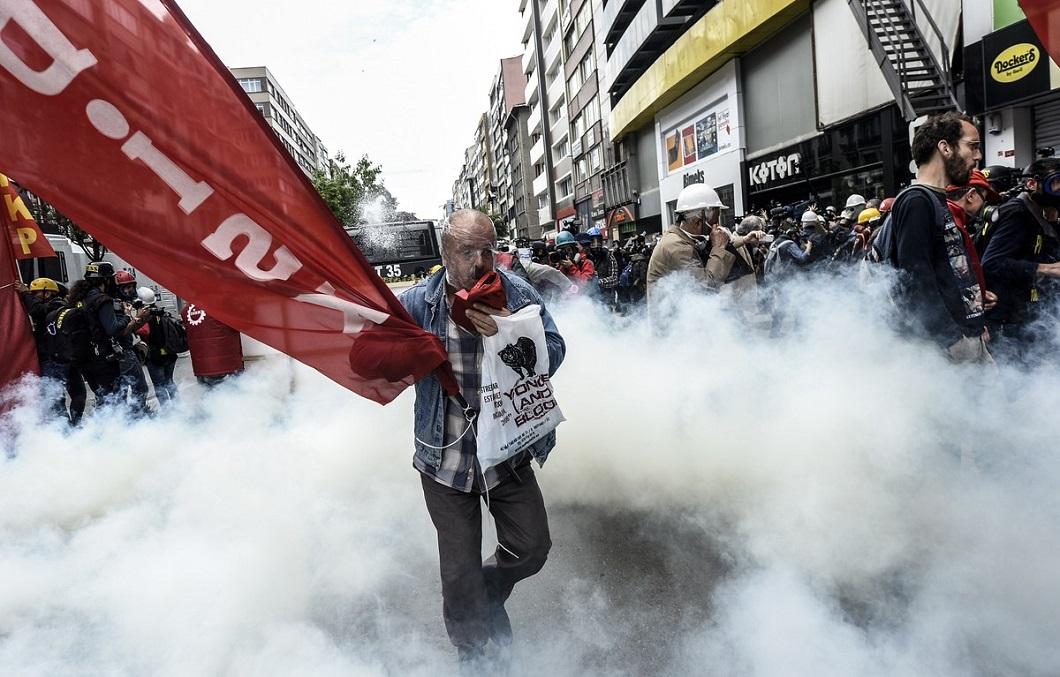Фотография: Первомайские столкновения в Стамбуле №2 - BigPicture.ru