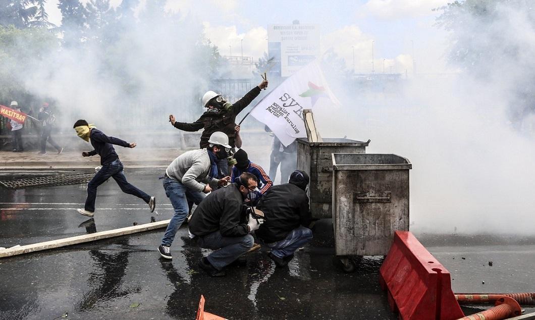 Фотография: Первомайские столкновения в Стамбуле №13 - BigPicture.ru