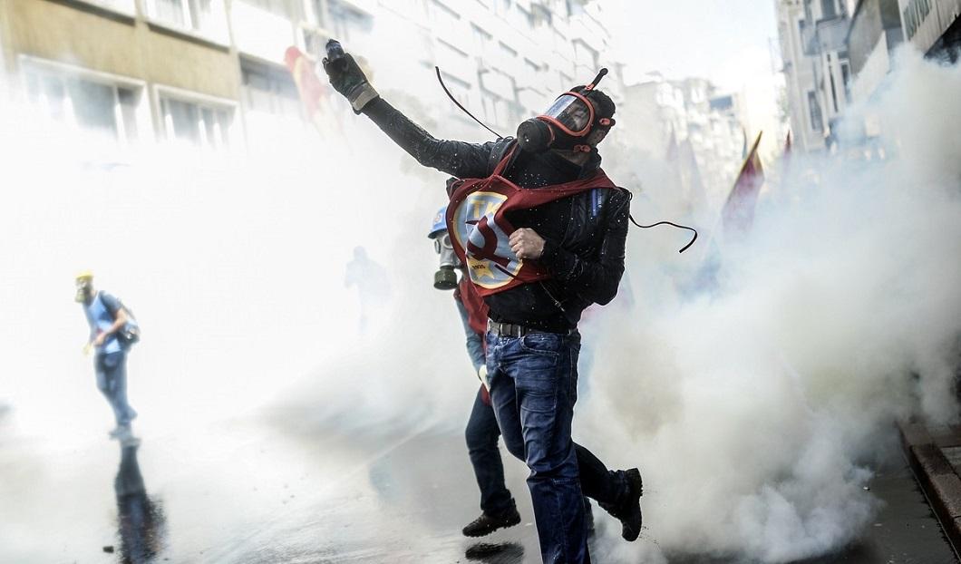 Фотография: Первомайские столкновения в Стамбуле №14 - BigPicture.ru