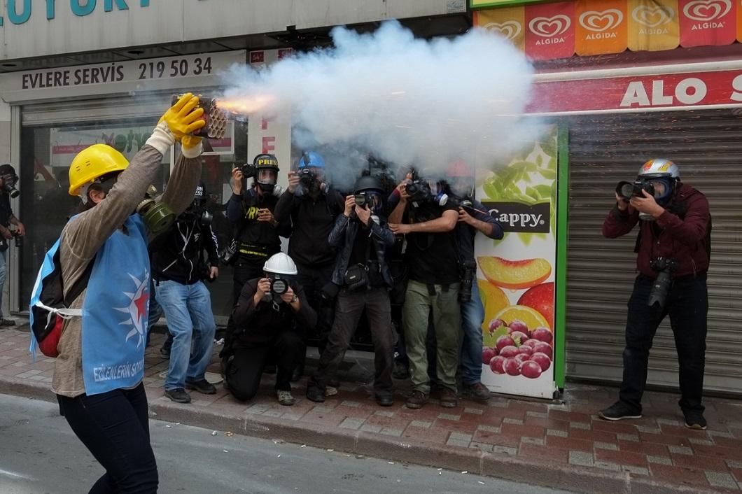 Фотография: Первомайские столкновения в Стамбуле №9 - BigPicture.ru