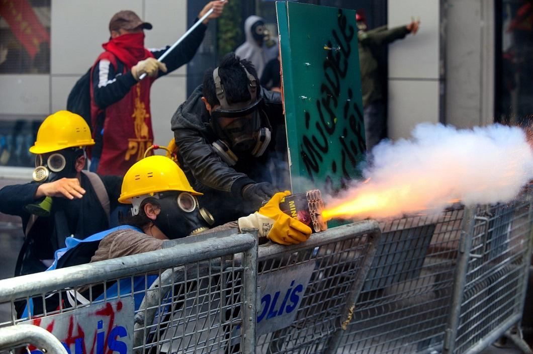 Фотография: Первомайские столкновения в Стамбуле №10 - BigPicture.ru