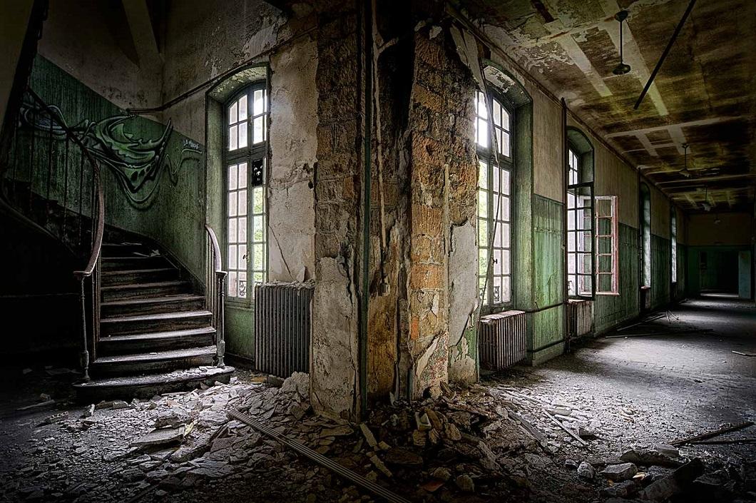 Заброшенные места в фотографиях Винсента Янсена