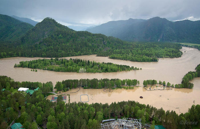 Фотография: Лето на Алтае началось со страшного наводнения №12 - BigPicture.ru