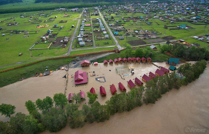 Фотография: Лето на Алтае началось со страшного наводнения №11 - BigPicture.ru