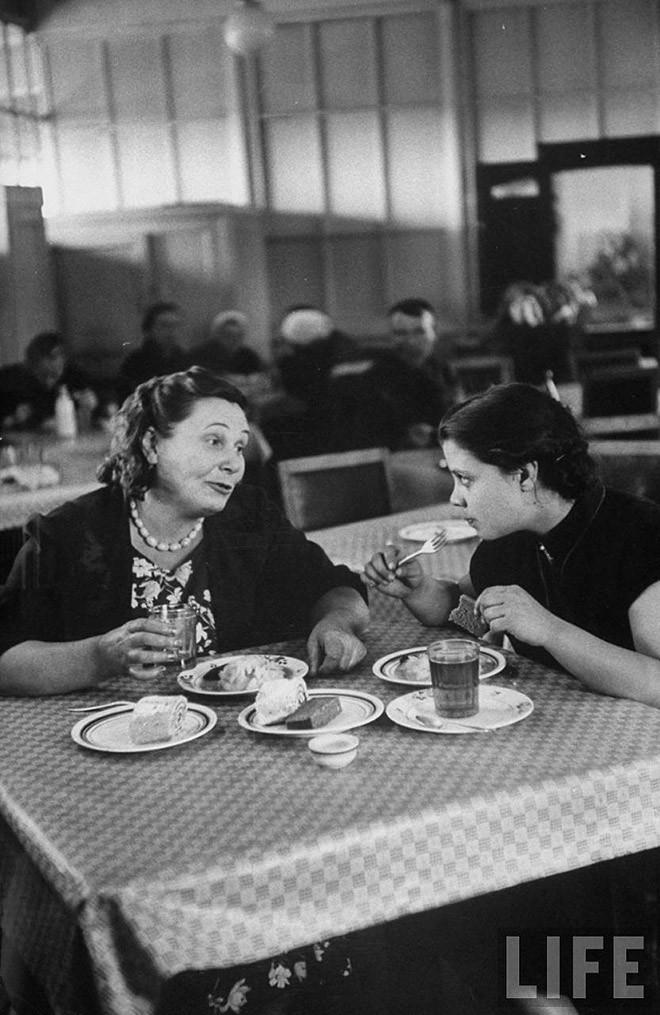 Фотография: Москвички в 1956 году на снимках фотографа LIFE Лизы Ларсен №7 - BigPicture.ru