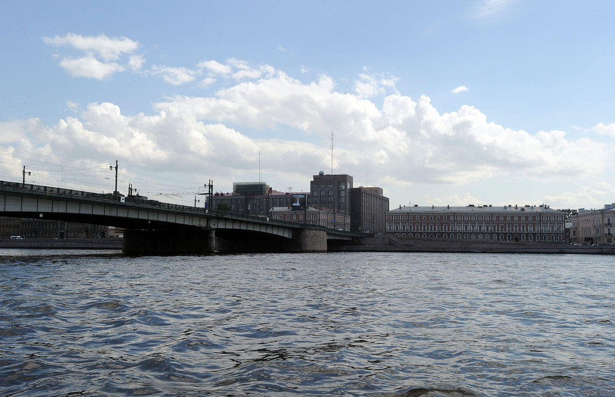 Фотография: Нефасадный Петербург: вид с воды №12 - BigPicture.ru