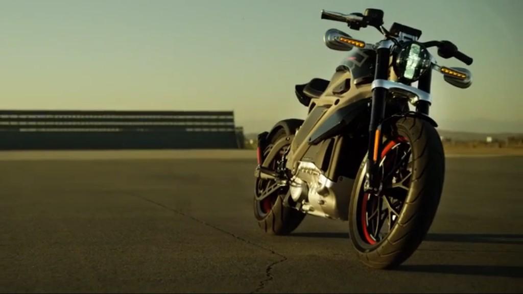 Фотография: Конец эпохи V-Twin. Компания Harley-Davidson объявила о выпуске мотоцикла с электродвигателем №4 - BigPicture.ru