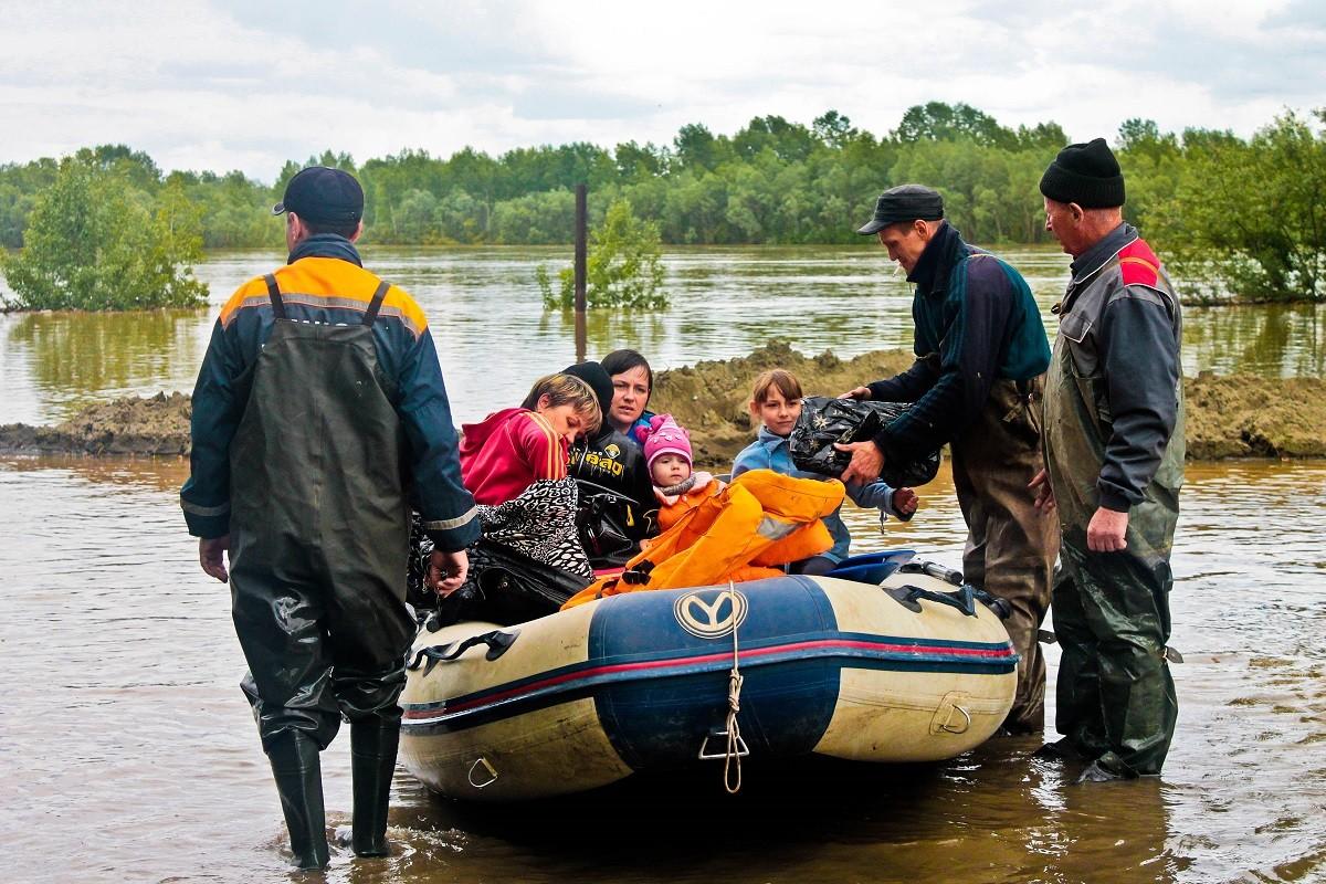 Фотография: Лето на Алтае началось со страшного наводнения №4 - BigPicture.ru