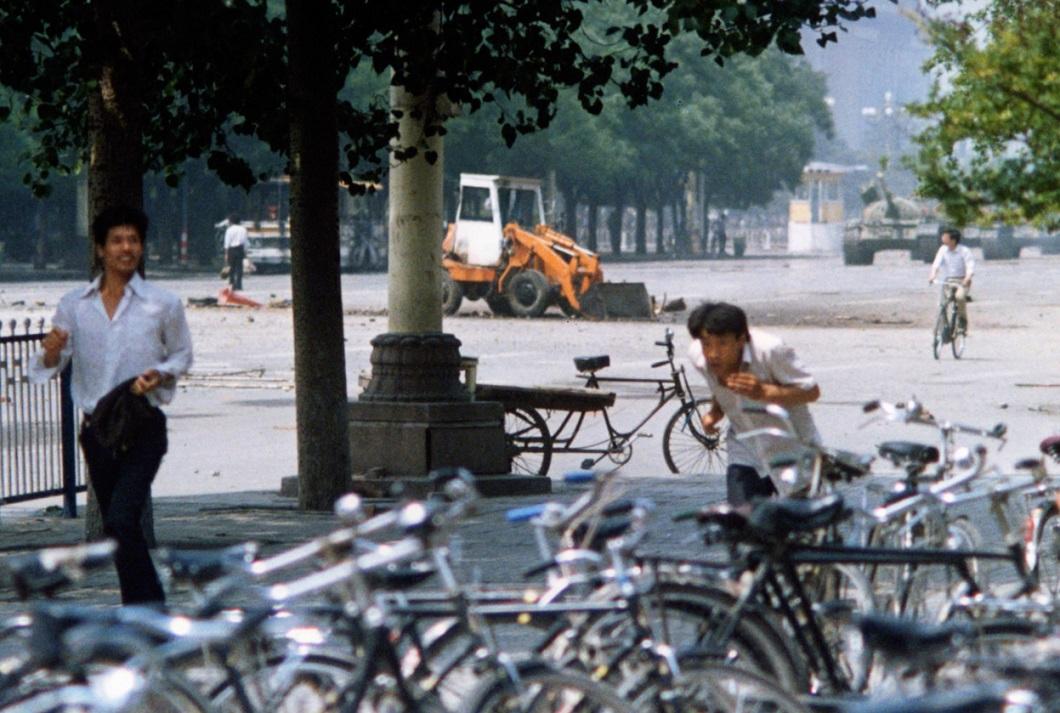 Фотография: Расстрел демонстрантов на площади Тяньаньмэнь 25 лет назад №28 - BigPicture.ru