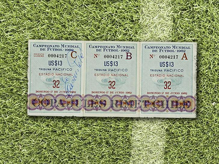 Фотография: Как менялся дизайн билетов ЧМ по футболу с 1930 года №8 - BigPicture.ru
