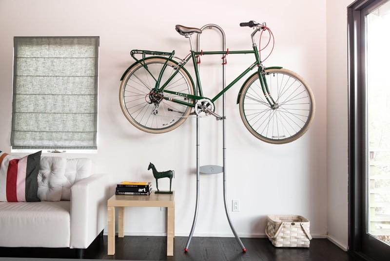 Фотография: Как хранить велосипед дома №37 - BigPicture.ru