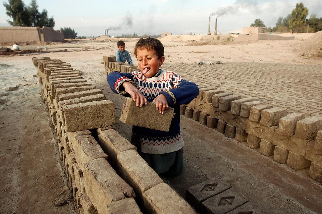 Фотография: Всемирный день борьбы с детским трудом №13 - BigPicture.ru