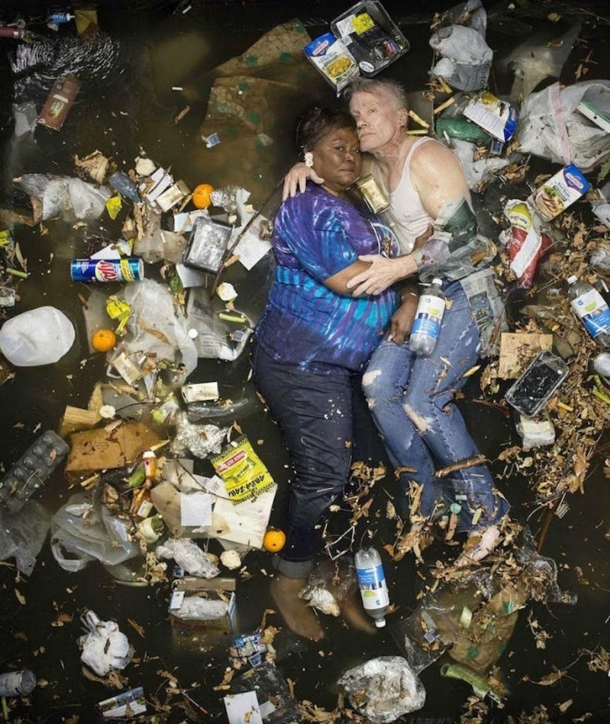 Фотография: Шокирующие фото: сколько мусора производит человек всего за неделю №5 - BigPicture.ru