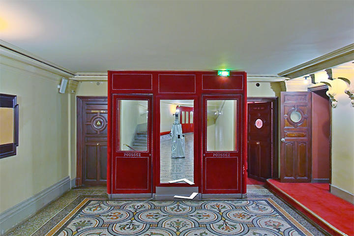 Фотография: Призрак в музее: как камера Google делает случайные селфи в странных местах №5 - BigPicture.ru