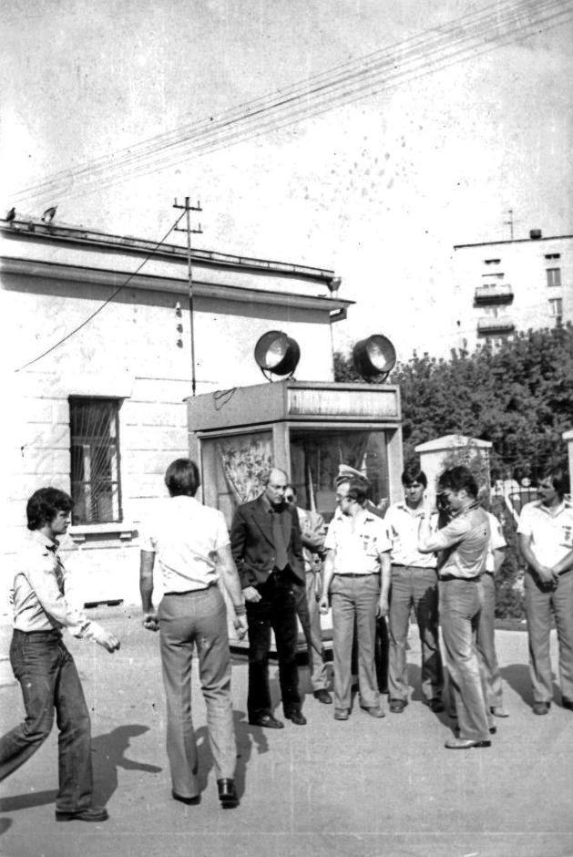 Фотография: 37 лет назад состоялось прощание с Высоцким №34 - BigPicture.ru