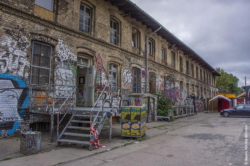 Фотография: Заброшенный дом в Берлине и квартиры сквоттеров №1 - BigPicture.ru