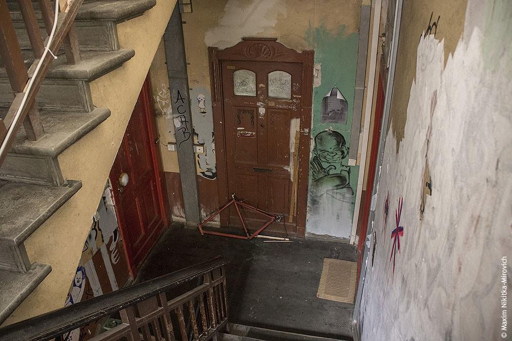 Фотография: Заброшенный дом в Берлине и квартиры сквоттеров №11 - BigPicture.ru