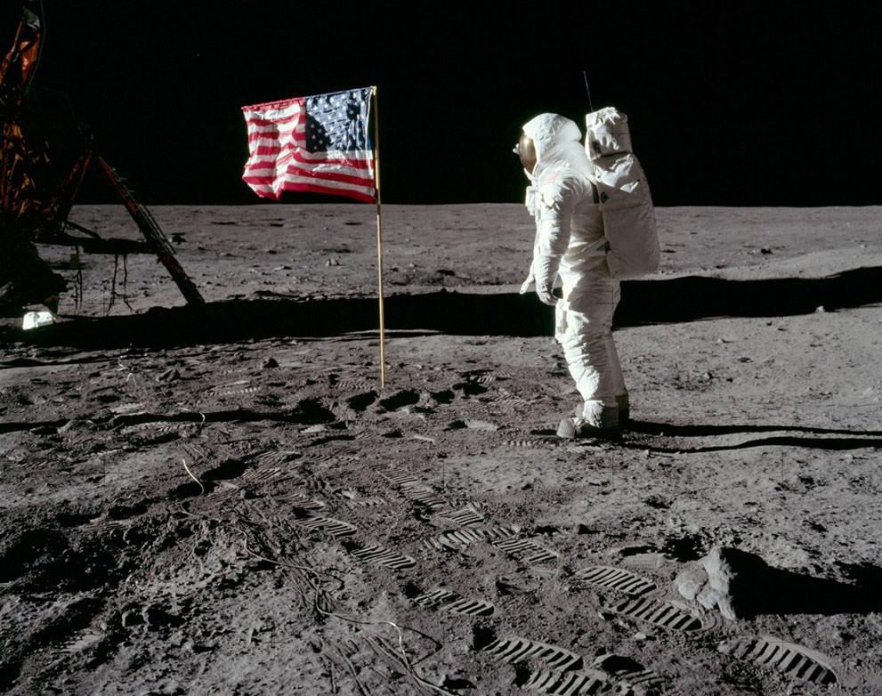 Фотография: 47 лет назад человечество достигло Луны №16 - BigPicture.ru