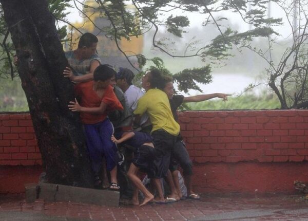 Тайфун «Рамассан» бушует на Филиппинах