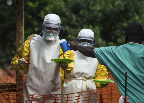Вирус Эбола: мир лихорадит