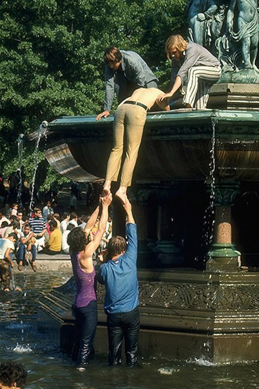 Фотография: Революция без штанов: как тусовались хиппи 60-х №9 - BigPicture.ru