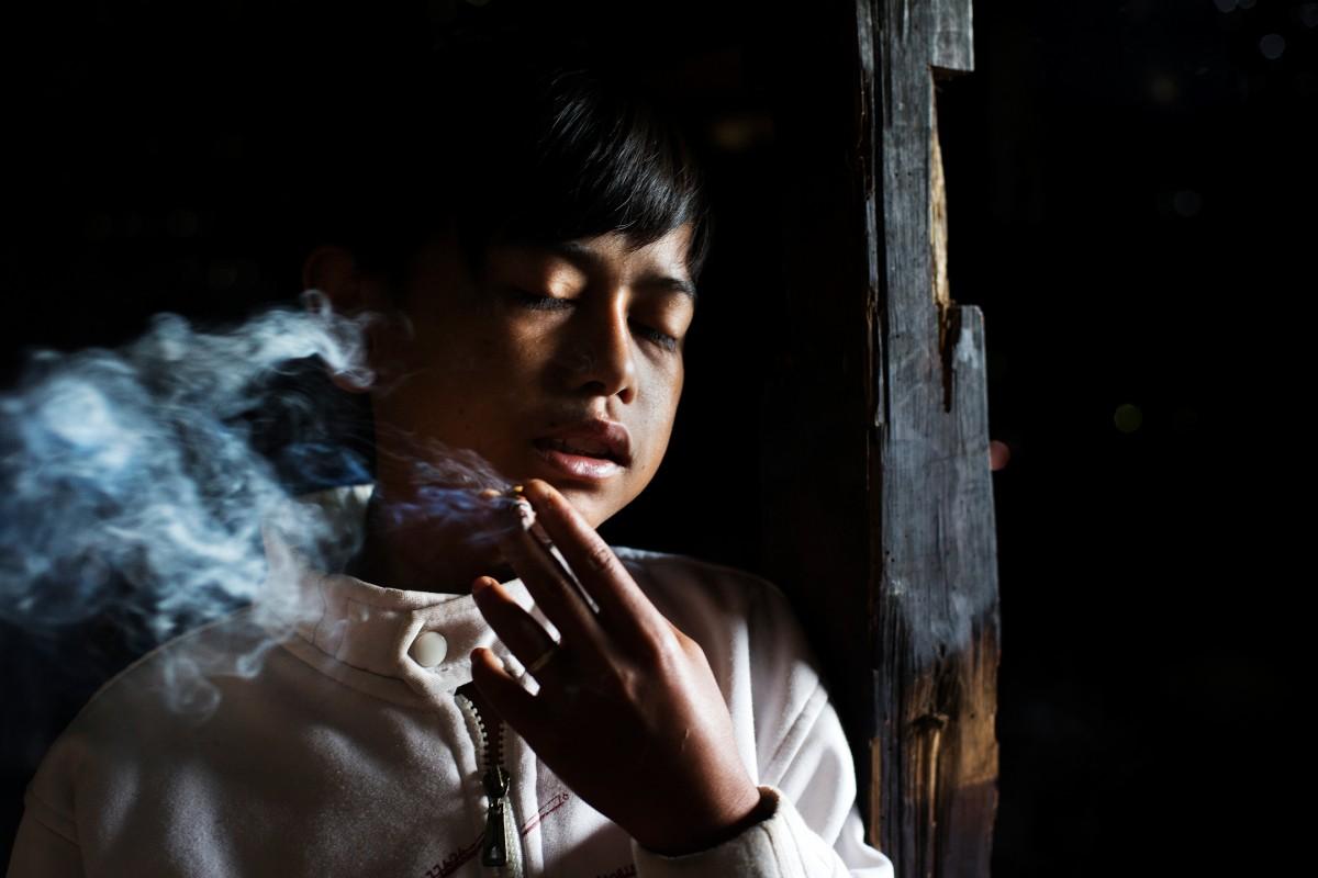 Фотография: Маленькие курильщики Индонезии №8 - BigPicture.ru