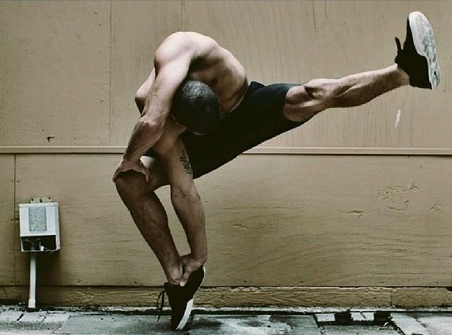 Фотография: Удивительный танцор по прозвищу Резиновые ноги №16 - BigPicture.ru