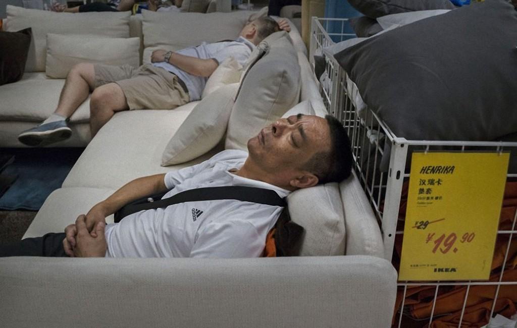 Фотография: Любители поспать в магазине ИКЕА №9 - BigPicture.ru