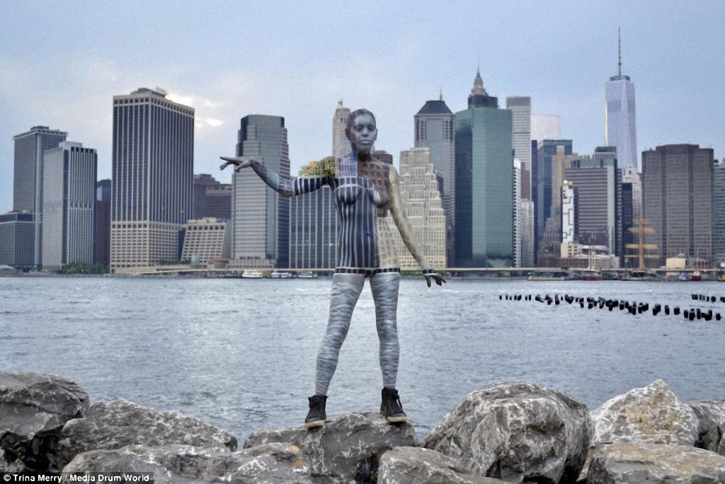Фотография: Искусство маскировки: обнаженные модели на фоне Нью-Йорка №11 - BigPicture.ru