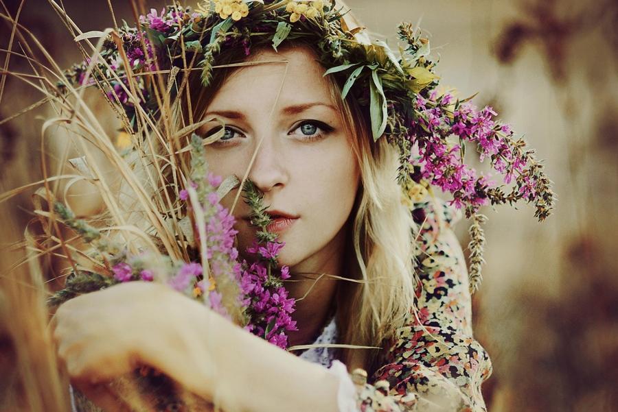 Фотография: 20 восхитительных девушек с цветочными венками №12 - BigPicture.ru