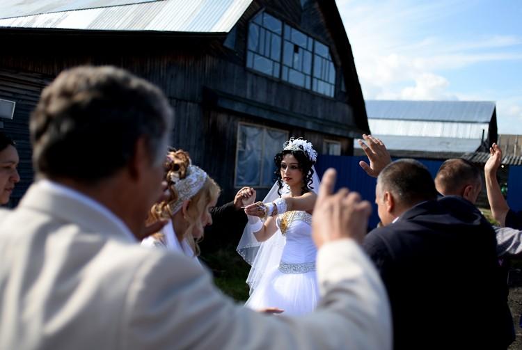 Фотография: Как проходит цыганская свадьба №13 - BigPicture.ru