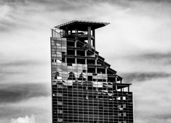 «Башня Давида»: Фотографии самого высокого сквота в мире