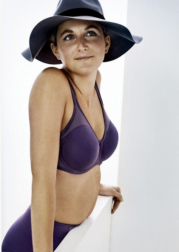 Фотография: Для рекламы нижнего белья фотограф использовал обычных женщин вместо моделей №4 - BigPicture.ru