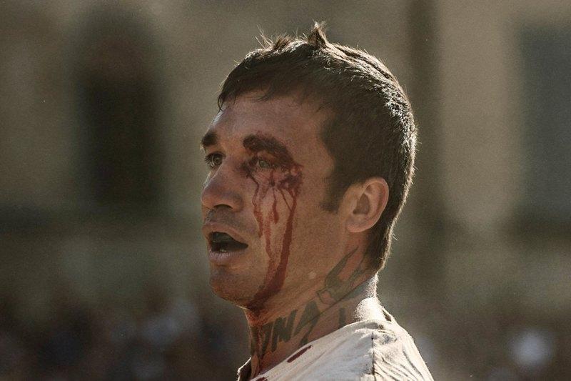Фотография: Как выглядит самая кровожадная разновидность футбола — кальчо флорентино №35 - BigPicture.ru