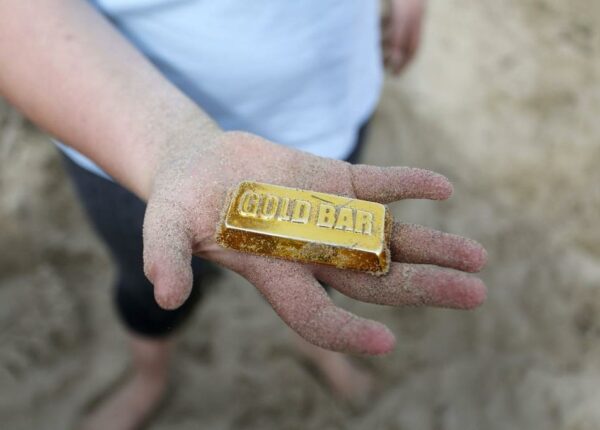 Британская золотая лихорадка на пляже Фолкстона
