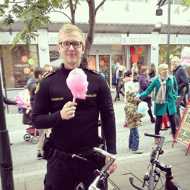 Фотография: Котики и велосипеды: тихая жизнь исландской полиции №7 - BigPicture.ru