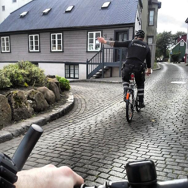 Фотография: Котики и велосипеды: тихая жизнь исландской полиции №17 - BigPicture.ru