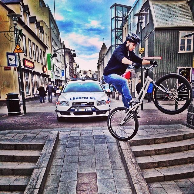 Фотография: Котики и велосипеды: тихая жизнь исландской полиции №19 - BigPicture.ru
