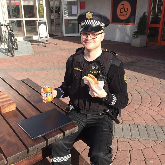 Фотография: Котики и велосипеды: тихая жизнь исландской полиции №40 - BigPicture.ru